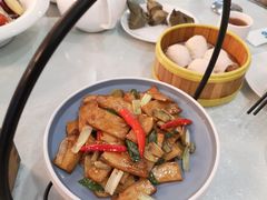 腊八蒜炒杏鲍菇-新加坡瑞珍•海河观景餐厅