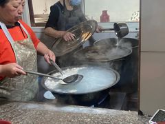 -张阿三馄饨店