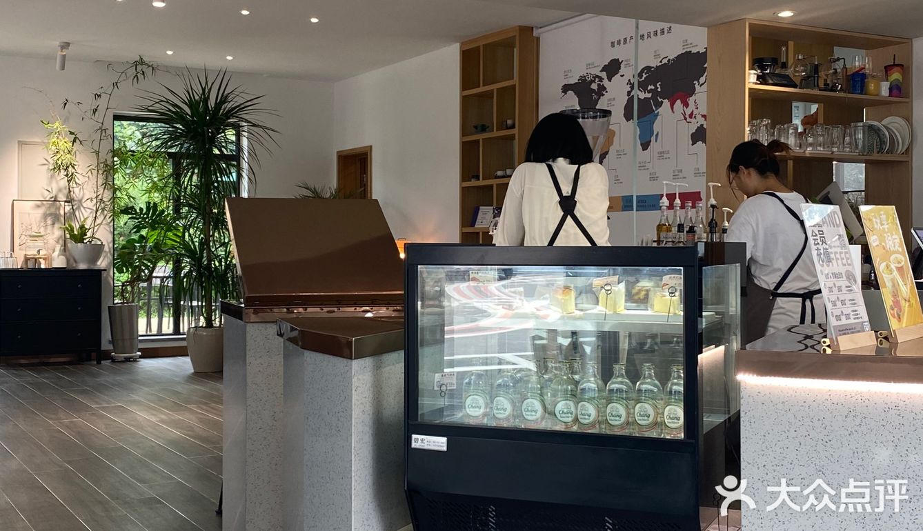 探店【4/100】|终于找到离家近又干净chill的咖啡店啦