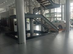 -天津波士信达奔驰4S店(卫津南路店)