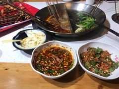 -牛华八婆麻辣烫(龙湖U城店)