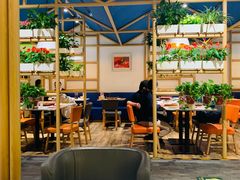 大堂-渝信川菜 · 川味家常菜(财富购物中心店)
