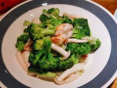 橄榄油时蔬炒虾仁-吕氏疙瘩汤·私家菜馆(慈云寺店)