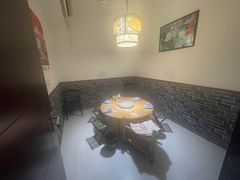 -茸梅路右拐龙虾-农家菜(松江店)