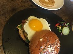 -HIGH FIVE哈福手工汉堡(桂林路店)