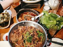 -帅巴人舅母子腊蹄民俗村