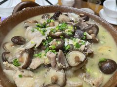 -临江餐馆二楼美食部落