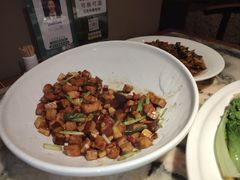 -梁家大院•农家菜(昆山会展中心店)