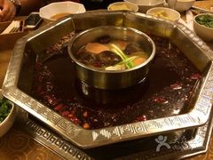 -山城年华老火锅(玉林店)