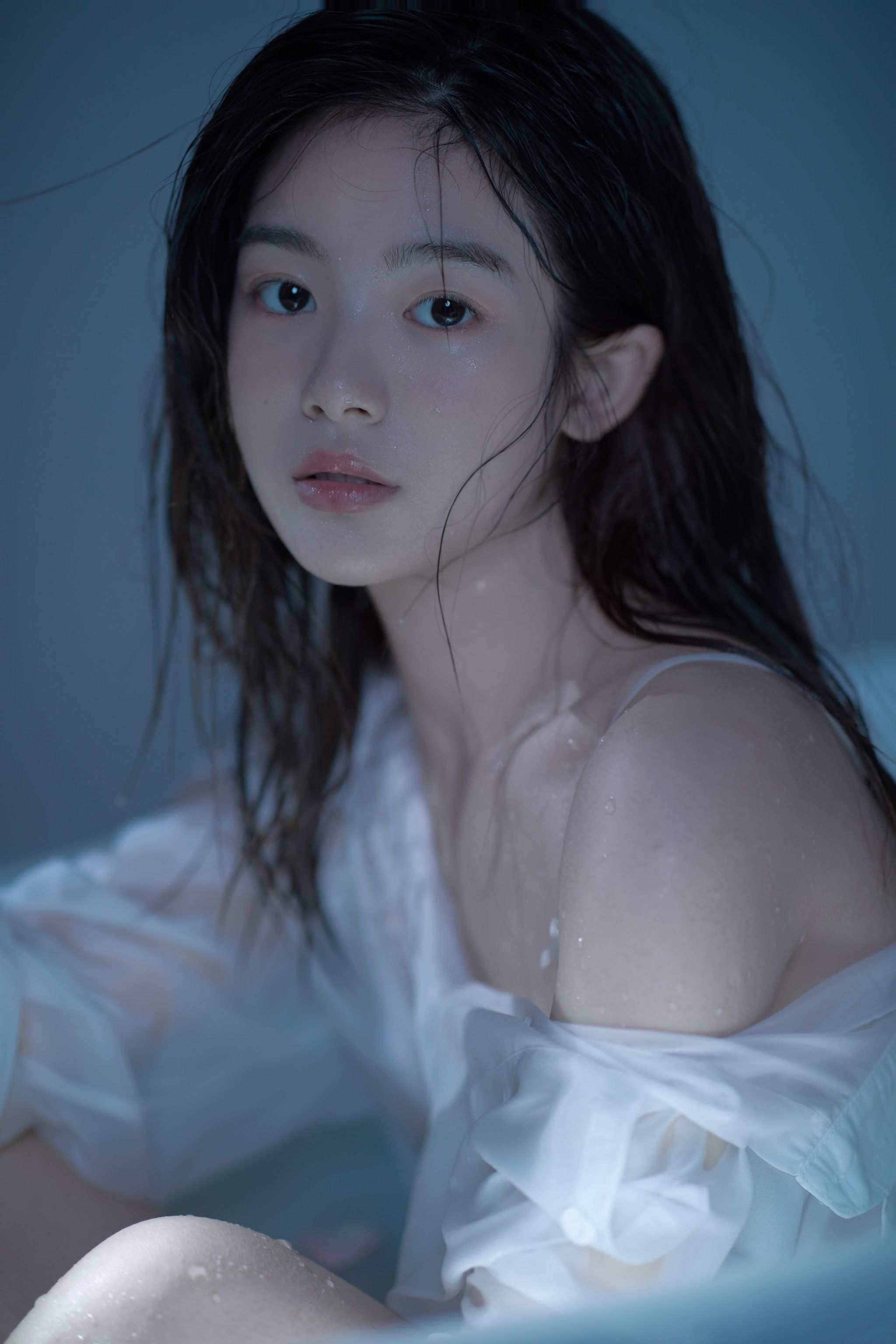 独立女性,凌厉的眼神与不羁的灵魂