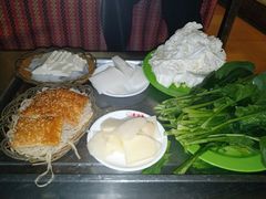 烧饼-洞庭洲·防空洞火锅·烧烤·铜锅涮肉(新百广场店)