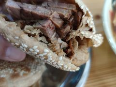 烧饼夹肘子肉-昌顺马记小吃店(昌盛园店)