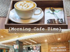 -Chom Cafe and Restaurant