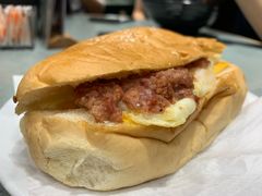 招牌咸牛肉芝士猪仔包-华嫂冰室(尖沙咀店)