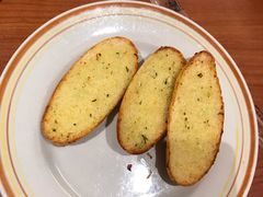 特制蒜香面包-萨莉亚意式餐厅(江桥万达广场店)