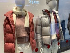 试穿搭配-优衣库(南京建邺万达广场店)