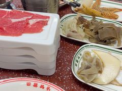 -四囍码头海鲜烧烤自助火锅(外滩南京东路悦荟广场店)