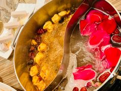 鸳鸯锅-四季火锅酒家(新濠影汇店)