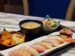 -家贺屋刺身寿司专门店