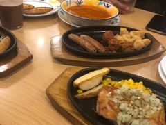 蒜蓉鸡排配香辣烤肠-萨莉亚意式餐厅(莲花国际广场店)