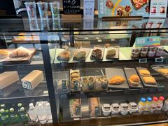 面包甜点陈列柜-星巴克(新达汇三林店)
