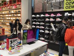 -ABC MART(心斎橋店)