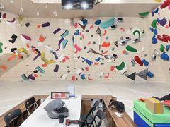 -啸岩馆 Roaring Climbing Gym