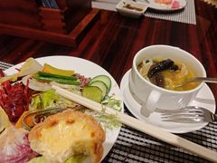 -广州万富希尔顿酒店·感趣自助餐厅·金秋蟹宴生蚝海鲜刺身