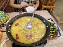 -霄汉牛三鲜湖北砂锅菜(万松园2店)