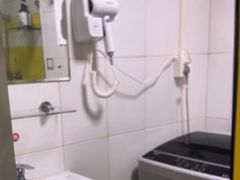 -吾遇酒店(深圳火车站罗湖口岸店)