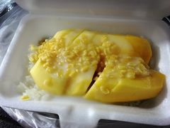 -芒果糯米饭摊子