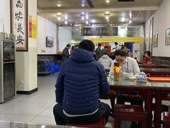 大堂-牛一嘴·兰州牛肉面·大盘鸡(财富中心店)