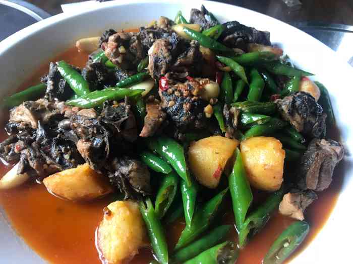 黑鸡哥万源特色餐饮