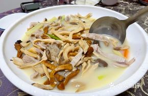 Mushroom and Pig's Trotter Stew