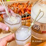酒精绝缘体破防啦！蜂巢米酒好喝到说不出话……