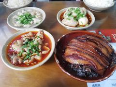 豌豆炖肥肠-周肥肠(江油总店)