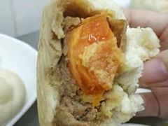 咸蛋黄超人包-老陶包子铺(南大西南村店)