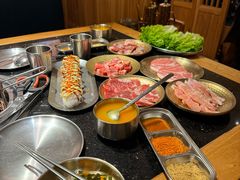 -韩烧牛中牛·甄选黑牛烤肉(黑金店)