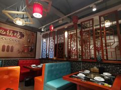 -六州府地锅鸡·农家菜·龙虾(未来科技城店)