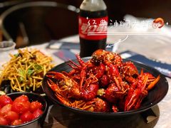 -巴厘龙虾·榜首油焖大虾(音乐学院·沿江酒馆店)