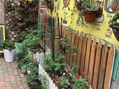 -Rabbit Cafe私房西餐甜点咖啡(栖霞路店)