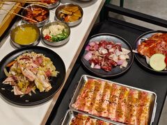 -山野的朋友露营炭火烤肉