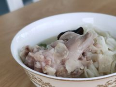 -雷祖芳老妈蹄花店