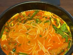 -银米·云南传统过桥米线(双廊黑金冠店)