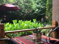 -月亮眼花园餐厅书吧酒吧