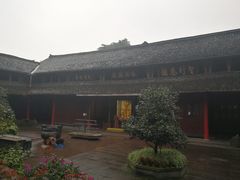 -峨眉山报国寺