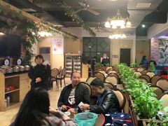 大堂-醉美东江·三文鱼·烧鸡公