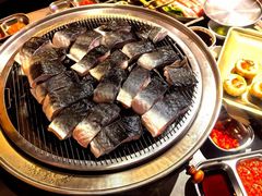 -围炉肉舍•炭烤活鳗•丹东海鲜烤肉(步行街店)