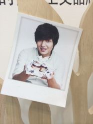 店内宣传-悦诗风吟innisfree