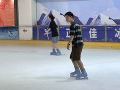 -正佳冰河湾真冰滑冰场
